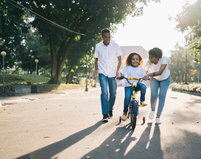 5 tips for raising secure and unspoiled kids